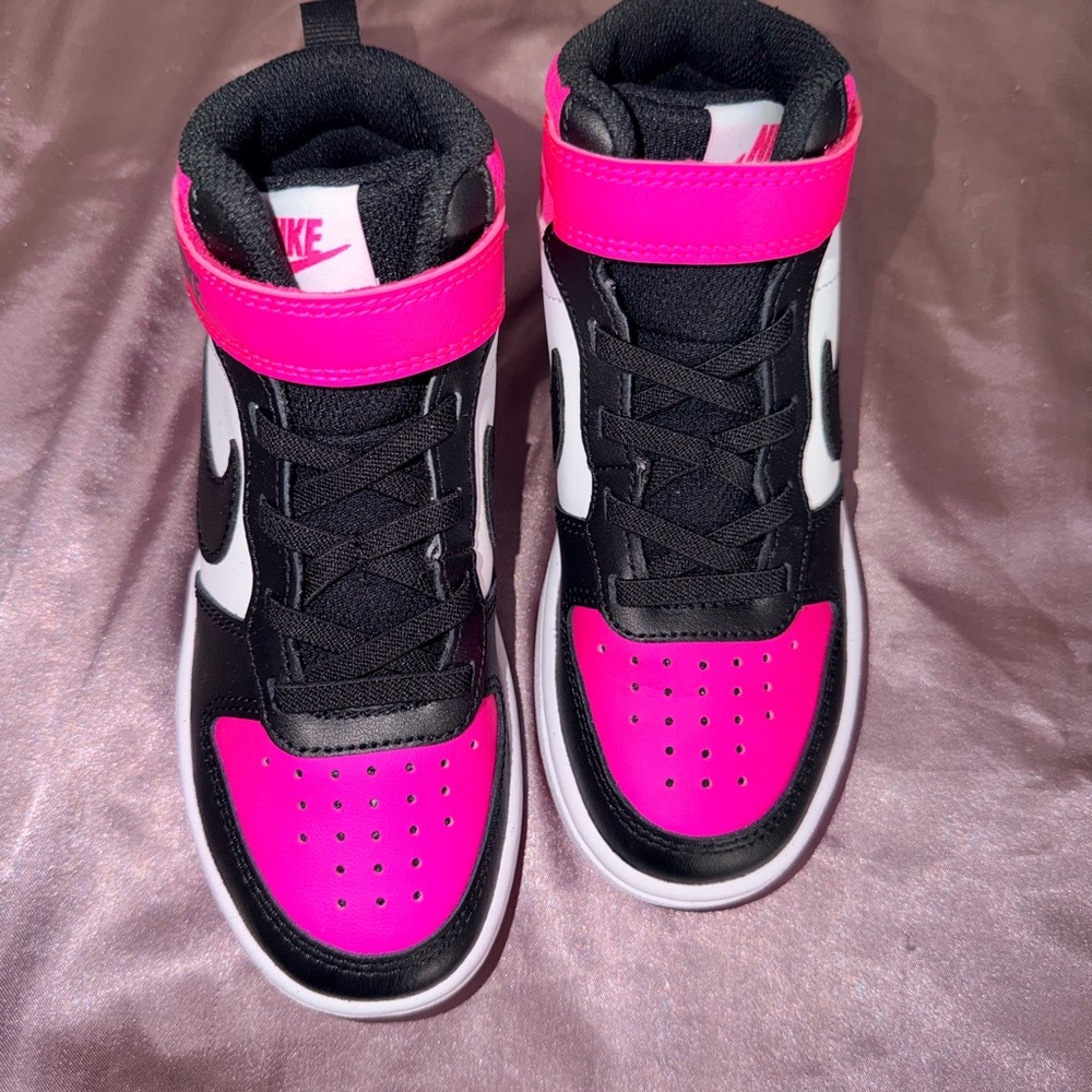 Nike Kids' Sneakers in Black and Pink